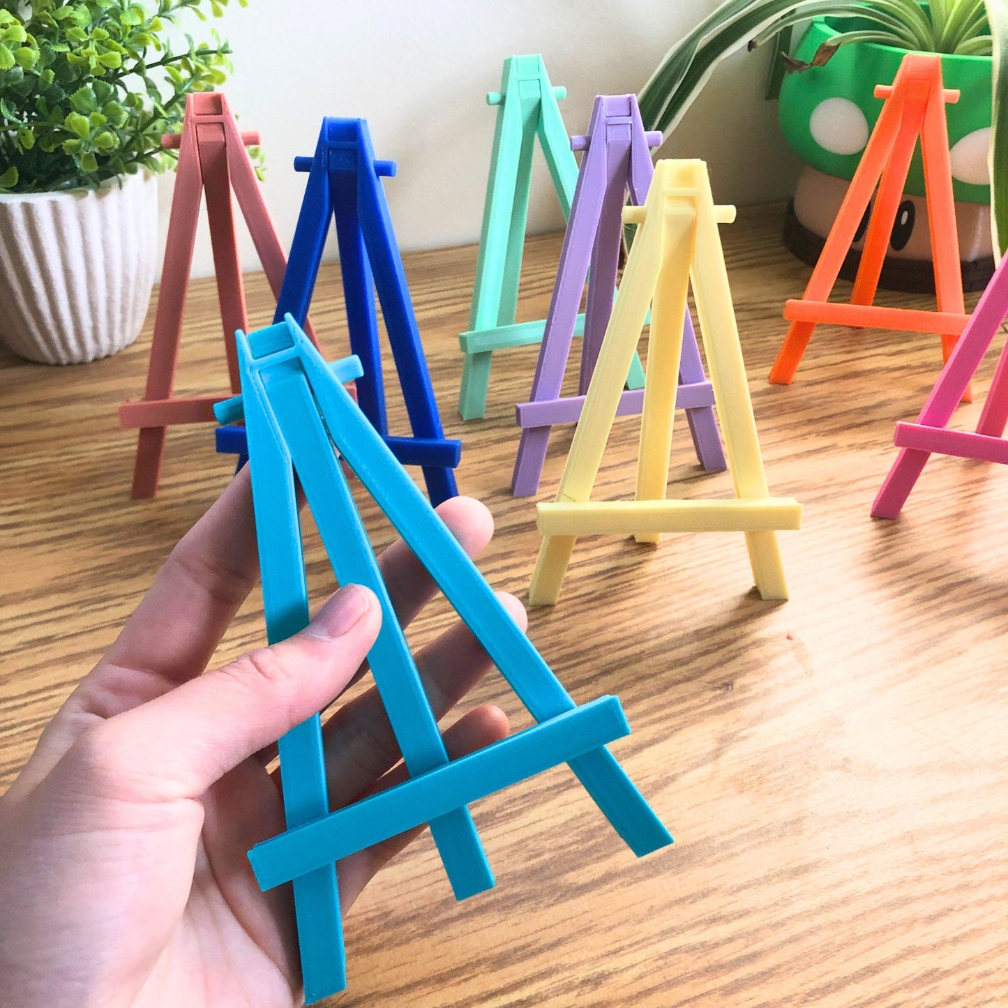 Small 3D printed Easel