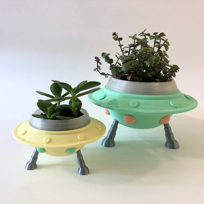 UFO Flying Saucer Hanging Planter