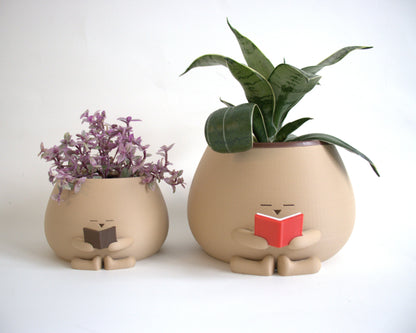 Cozy Pot Reading Book - Bookworm Planter