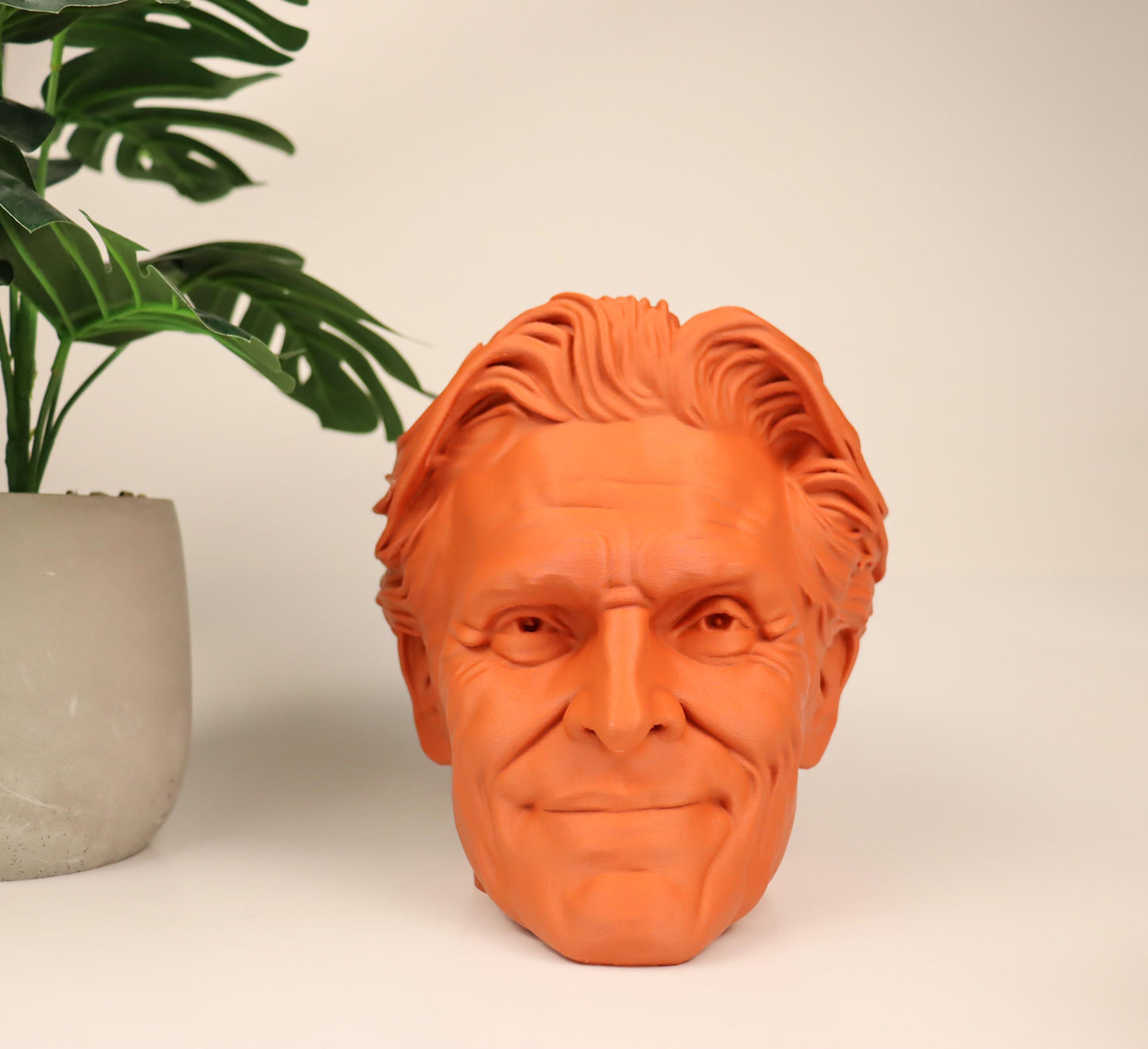 Willem Dafoe Planter