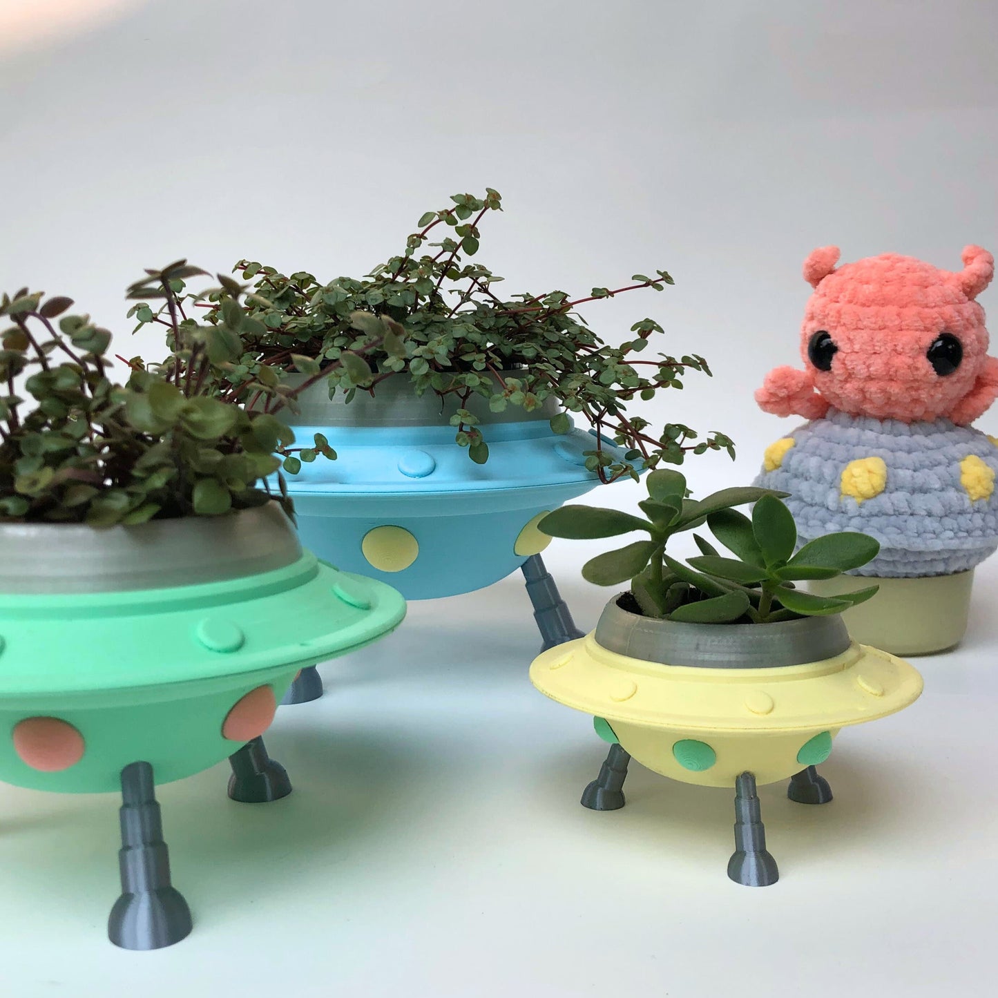 UFO Flying Saucer Hanging Planter
